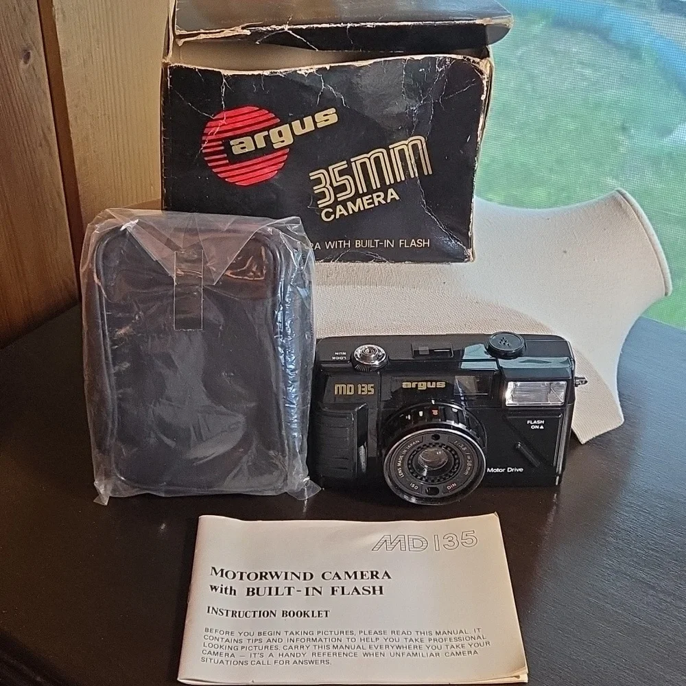 Argus 35MM Model MD 135 Camera For Parts/Repair